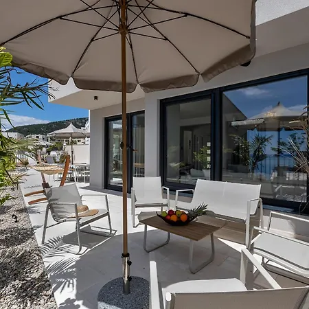 Azure Del Mar * Makarska