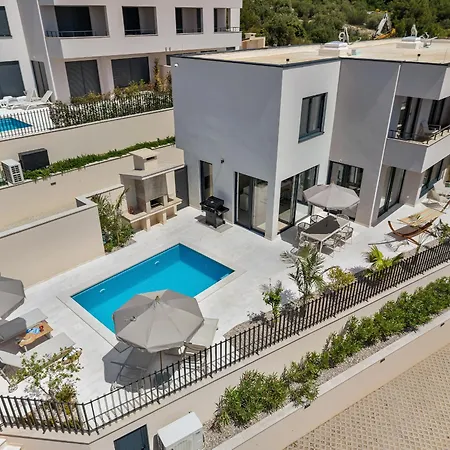 Azure Del Mar *